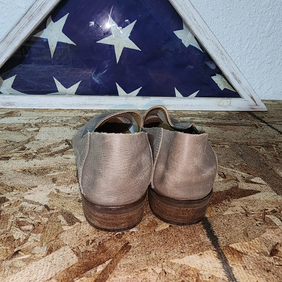 LUCKY BRAND (LK-Cahill) Women Slip On Shoes Flats (Gray) - SIZE 6 - Picture 2 of 8